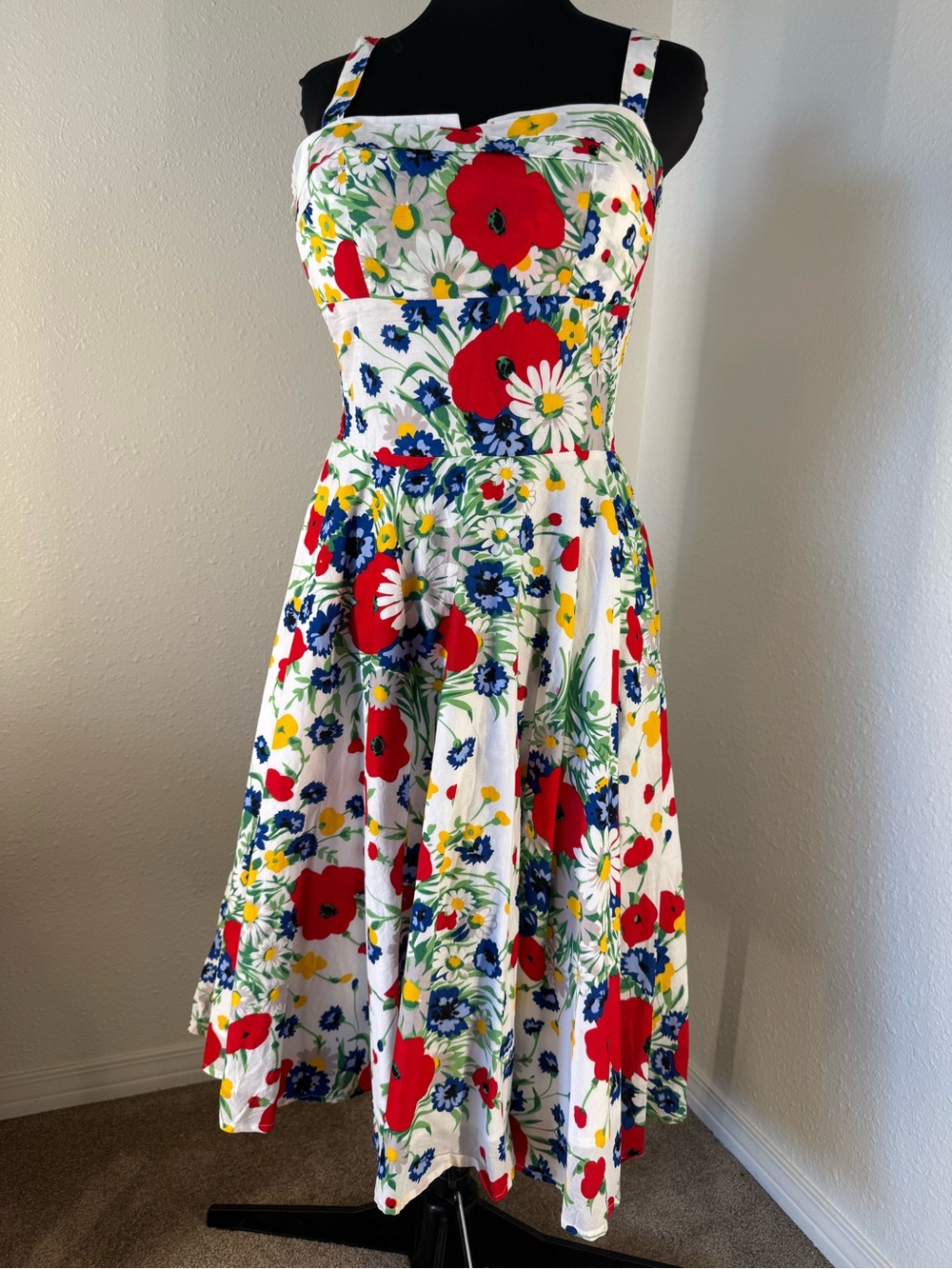 Trashy diva White Floral Sundress with Red Poppy Print large pinup